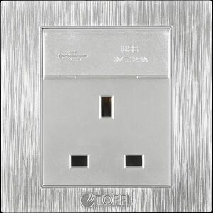 فيش ثلاثي مع منفذ يو اس بي لون فضي توفل