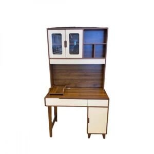 مكتب دراسة مع درج ورفوف